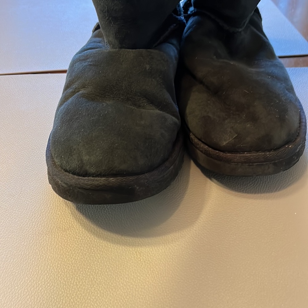 Ugg Three Button Bailey Boot Black Size 9 or 40 - Picture 5 of 10